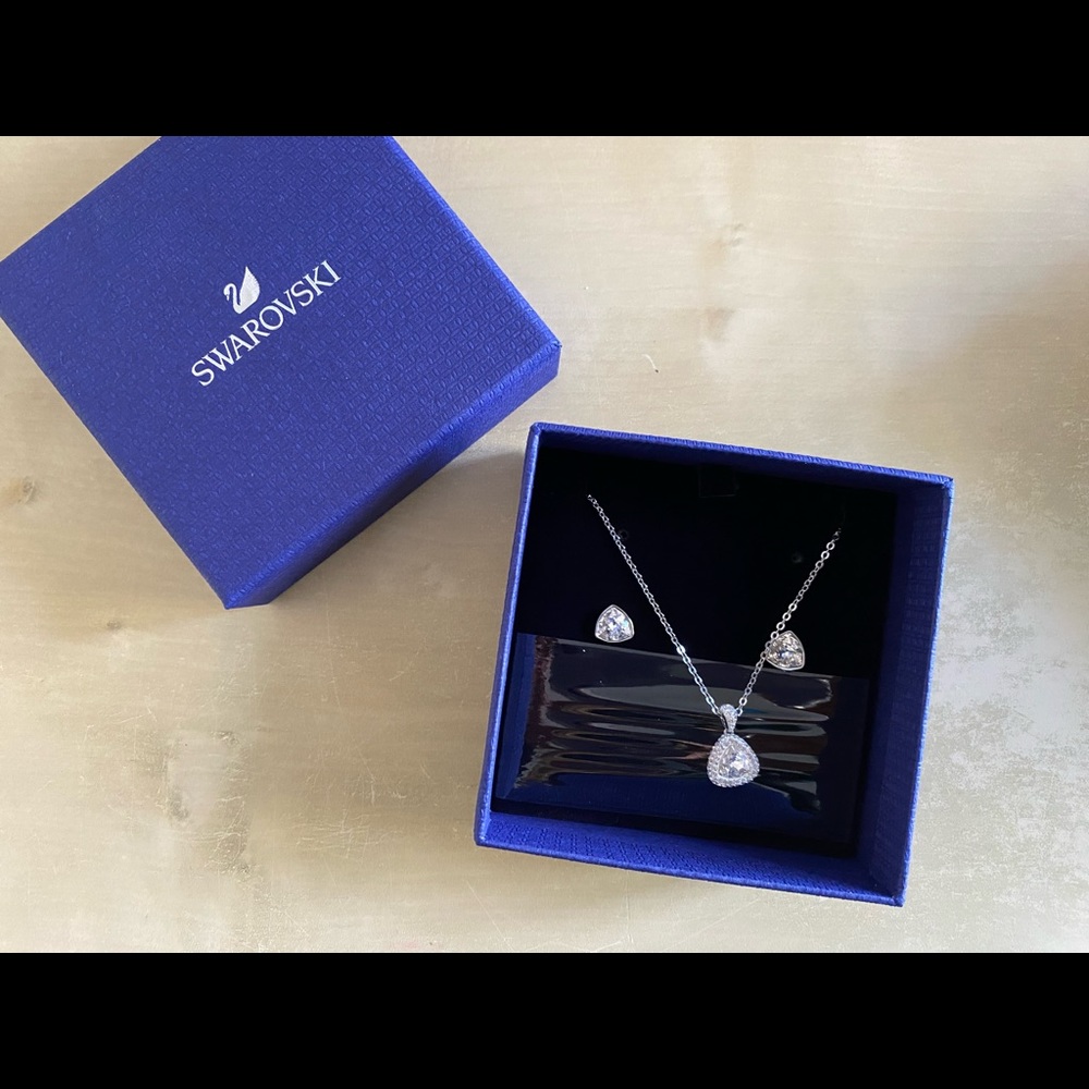 Swarovski Necklace & Earring Set